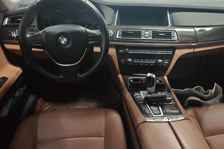 Used BMW 7 Series 2013 730Li Leading Model Center Console