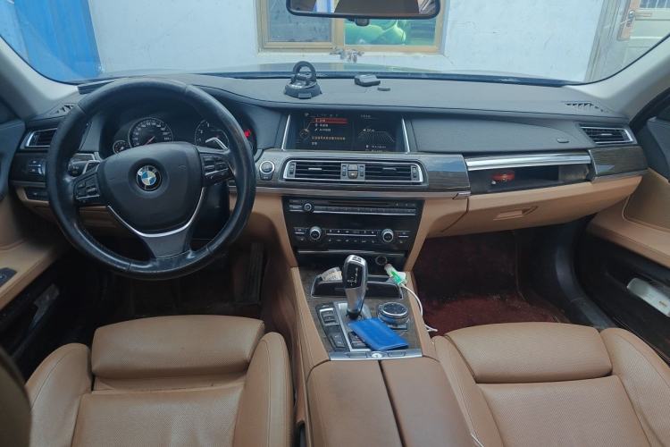 Used BMW 7 Series 2013 740Li Leading Model Center Console