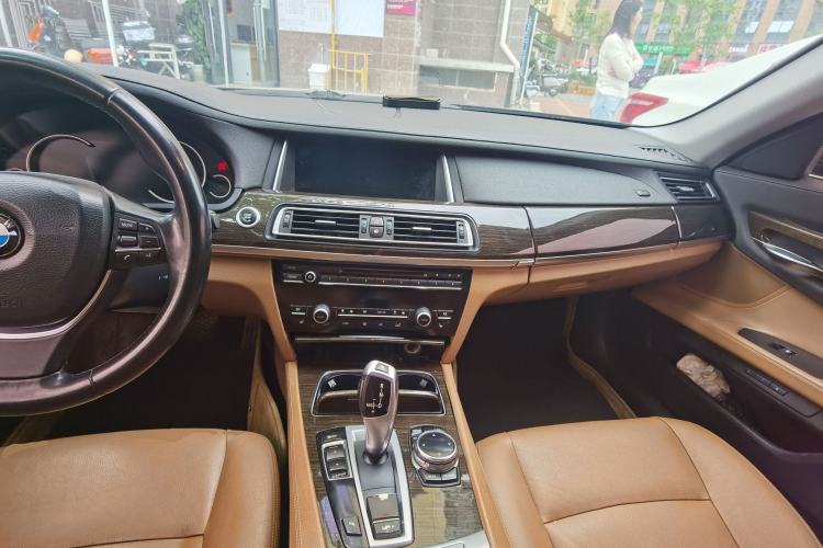 Used BMW 7 Series 2013 730Li Leading Model Center Console