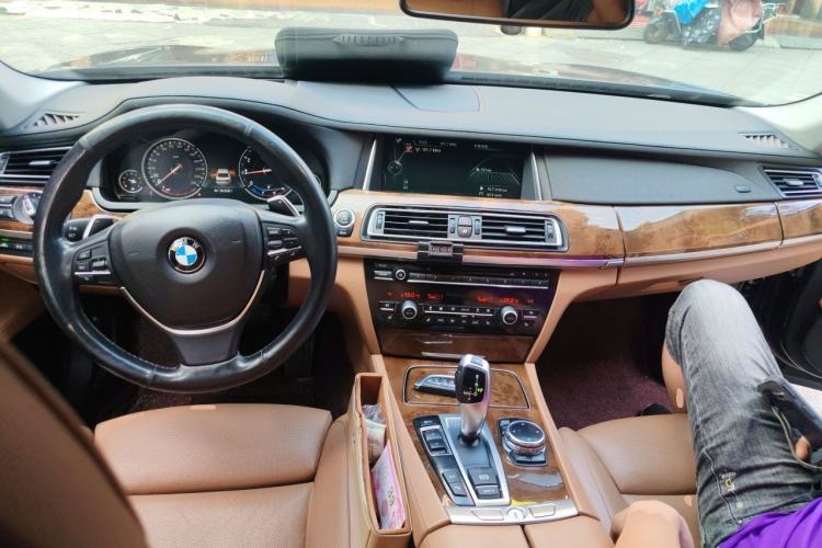 Used BMW 7 Series 2013 740Li Luxury Model Center Console