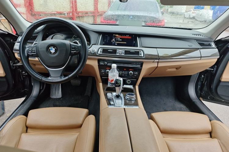 Used BMW 7 Series 2013 740Li Leading Model Center Console