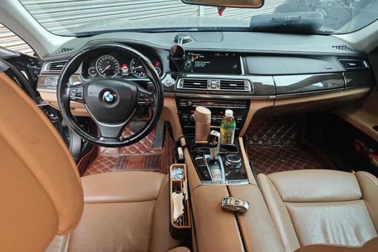 Used BMW 7 Series 2013 730Li Luxury Model Center Console
