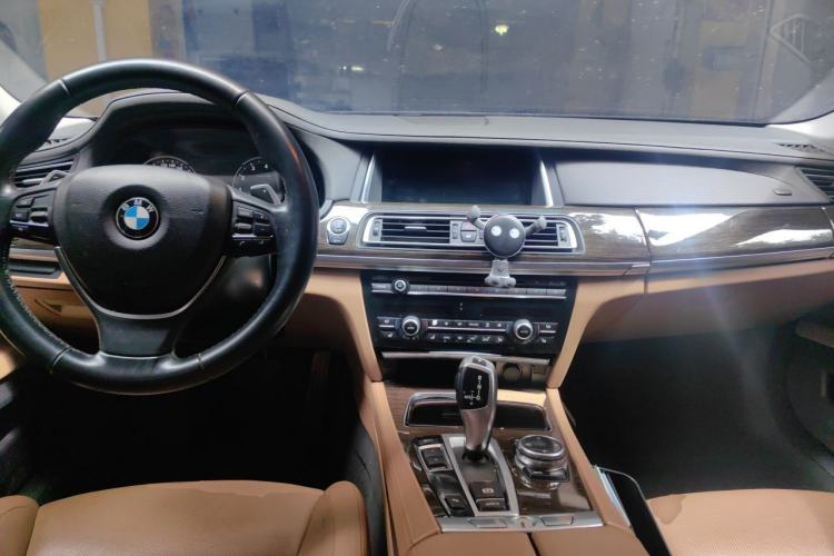 Used BMW 7 Series 2013 740Li Leading Model Center Console