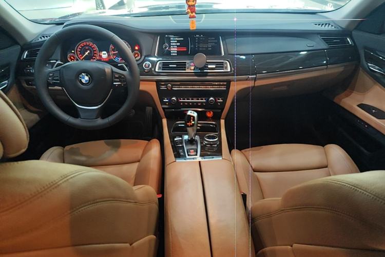 Used BMW 7 Series 2013 740Li Leading Model Center Console