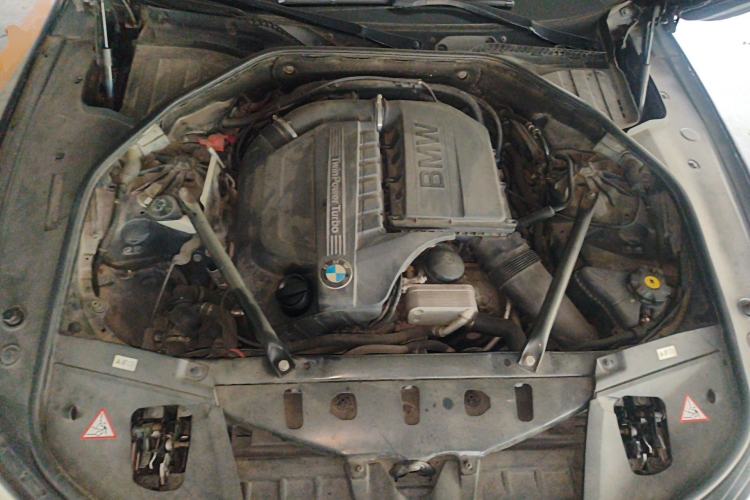 Used BMW 7 Series 2013 740Li Leading Model Engine Bay