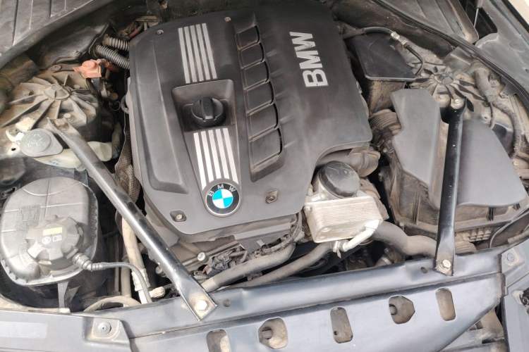 Used BMW 7 Series 2013 730Li Leading Model Engine Bay