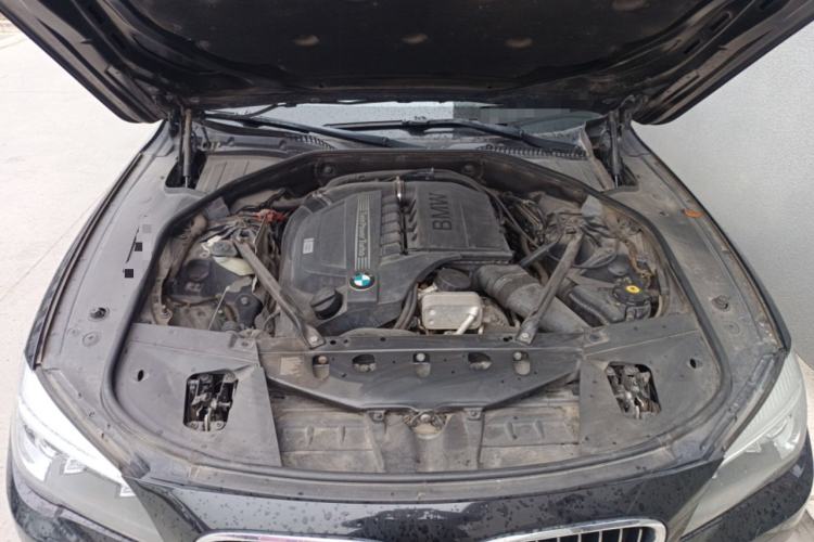 Used BMW 7 Series 2013 740Li Leading Model Engine Bay