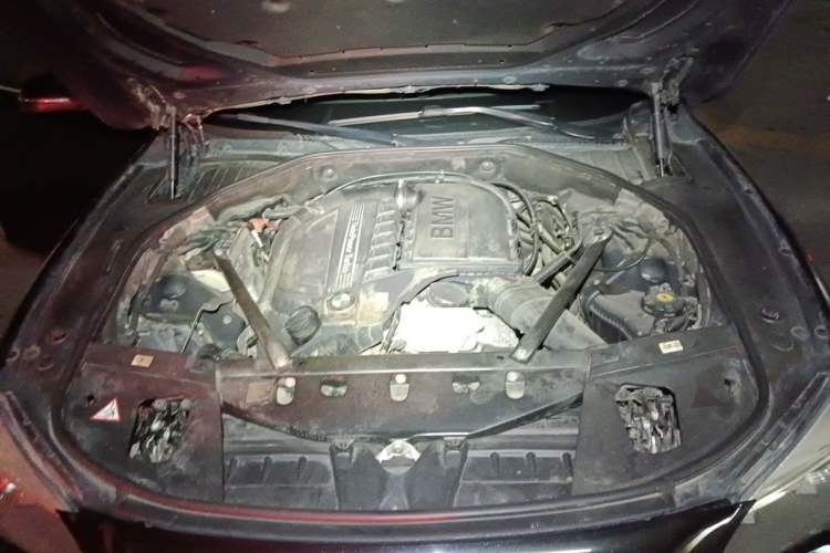 Used BMW 7 Series 2013 740Li Leading Model Engine Bay