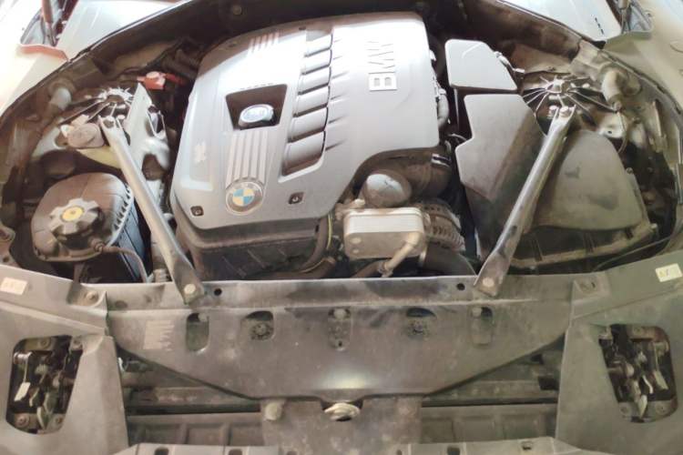 Used BMW 7 Series 2013 730Li Leading Model Engine Bay