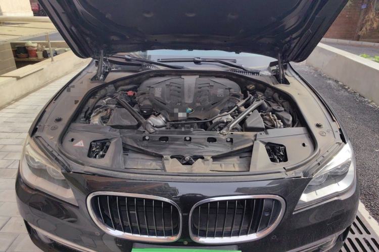 Used BMW 7 Series 2013 750Li xDrive Engine Bay