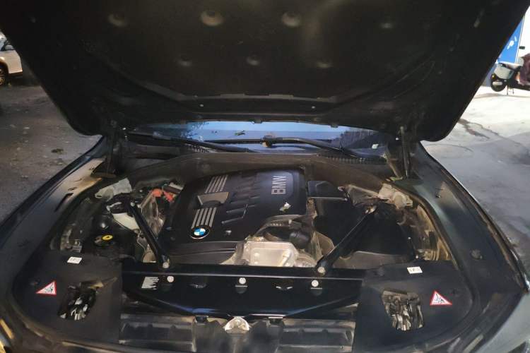 Used BMW 7 Series 2013 730Li Luxury Model Engine Bay