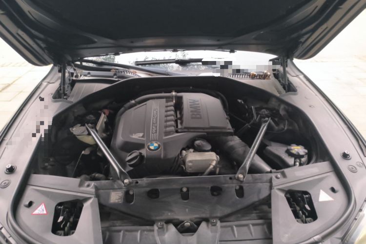 Used BMW 7 Series 2013 740Li Luxury Model Engine Bay