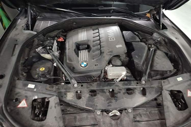 Used BMW 7 Series 2013 730Li Leading Model Engine Bay