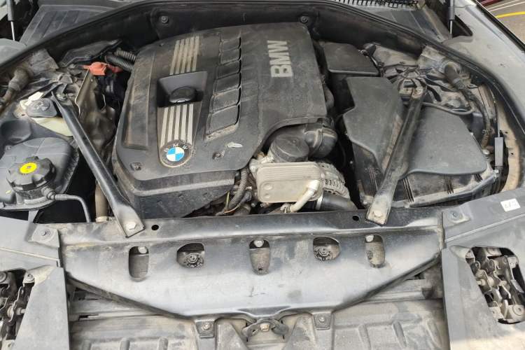 Used BMW 7 Series 2013 730Li Leading Model Engine Bay