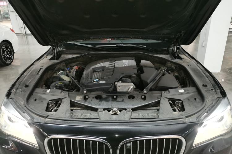 Used BMW 7 Series 2013 730Li Leading Model Engine Bay