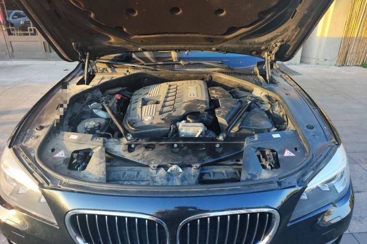 Used BMW 7 Series 2013 730Li Leading Model Engine Bay