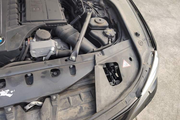 Used BMW 7 Series 2013 740Li xDrive Engine Bay Left
