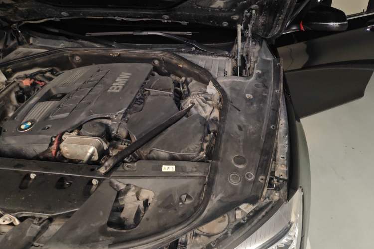 Used BMW 7 Series 2013 730Li Leading Model Engine Bay Left