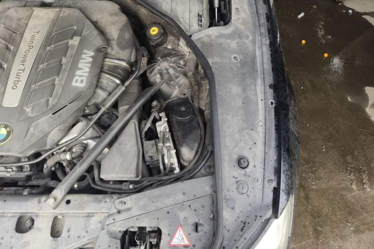 Used BMW 7 Series 2013 750Li xDrive Engine Bay Left