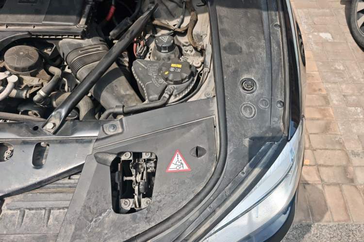 Used BMW 7 Series 2013 740Li Hybrid Edition Engine Bay Left