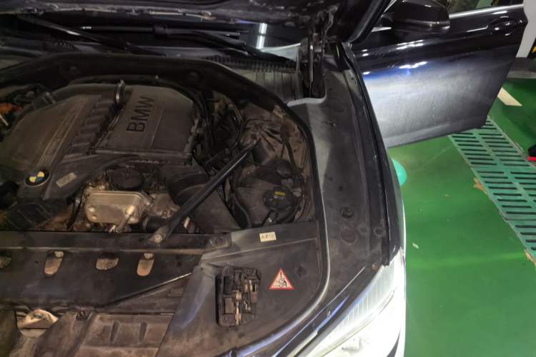 Used BMW 7 Series 2013 740Li Luxury Model Engine Bay Left