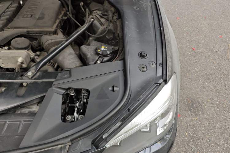 Used BMW 7 Series 2013 740Li Leading Model Engine Bay Left