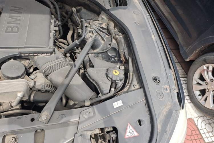 Used BMW 7 Series 2013 740Li Leading Model Engine Bay Left