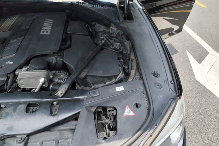 Used BMW 7 Series 2013 730Li Leading Model Engine Bay Left