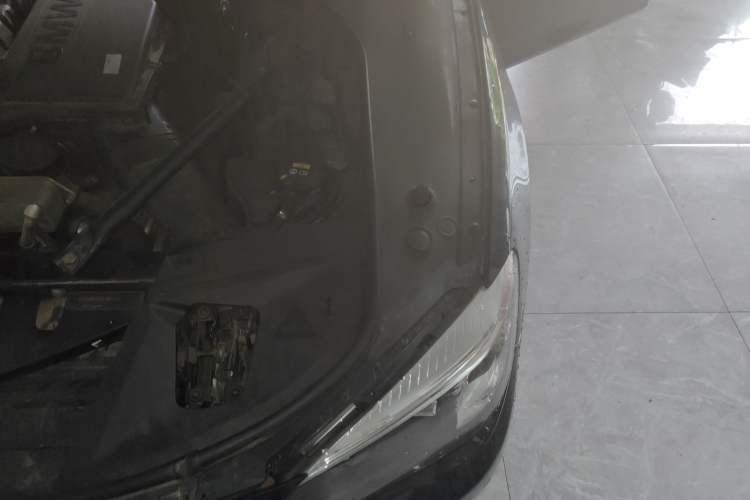 Used BMW 7 Series 2013 740Li Leading Model Engine Bay Left