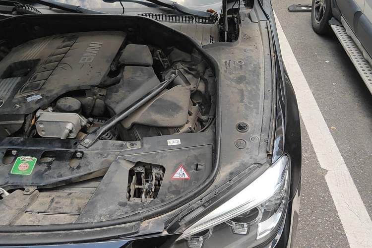 Used BMW 7 Series 2013 730Li Leading Model Engine Bay Left