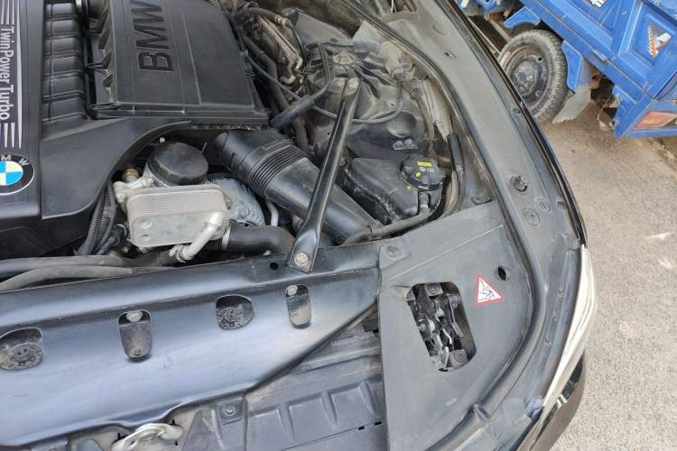 Used BMW 7 Series 2013 740Li Leading Model Engine Bay Left