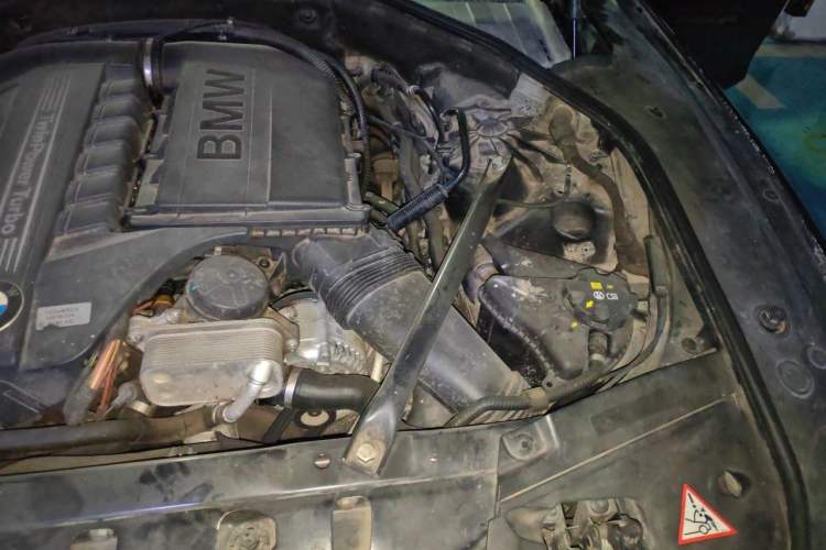 Used BMW 7 Series 2013 740Li Luxury Model Engine Bay Left