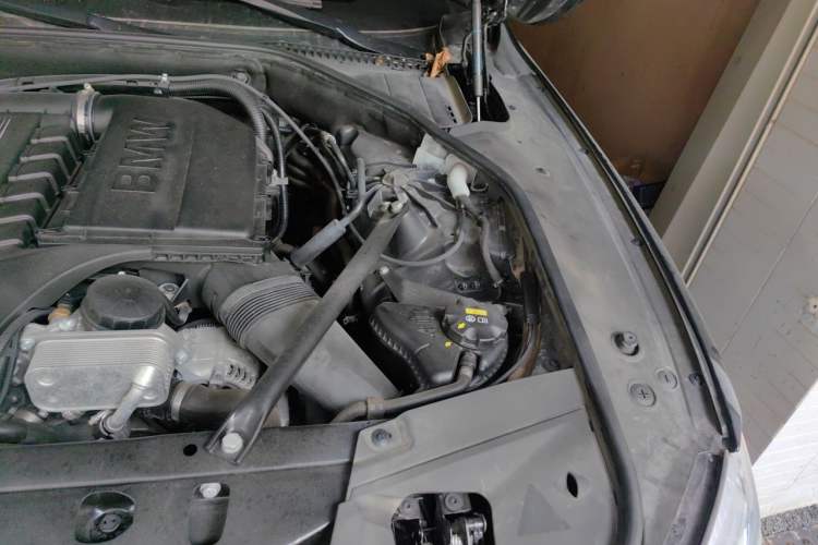 Used BMW 7 Series 2013 740Li Leading Model Engine Bay Left
