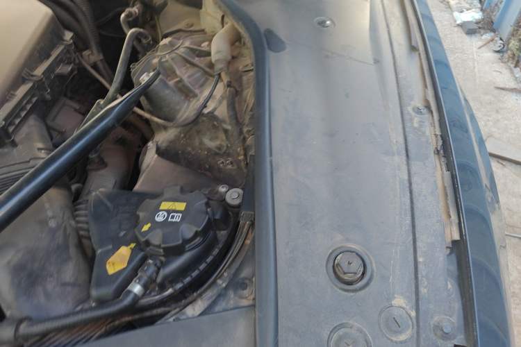 Used BMW 7 Series 2013 740Li Leading Model Engine Bay Left