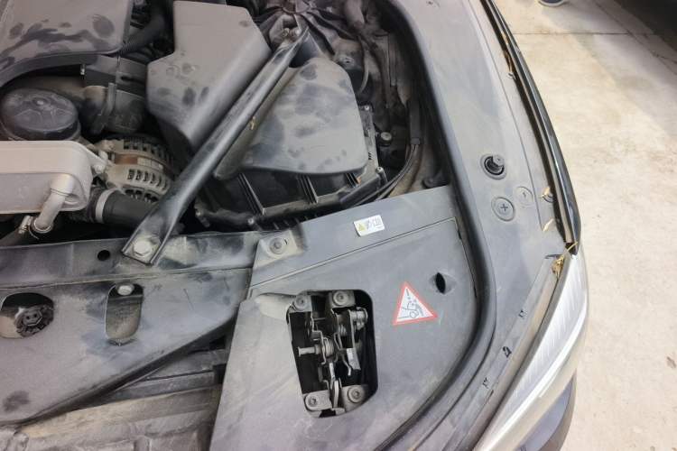Used BMW 7 Series 2013 730Li Leading Model Engine Bay Left