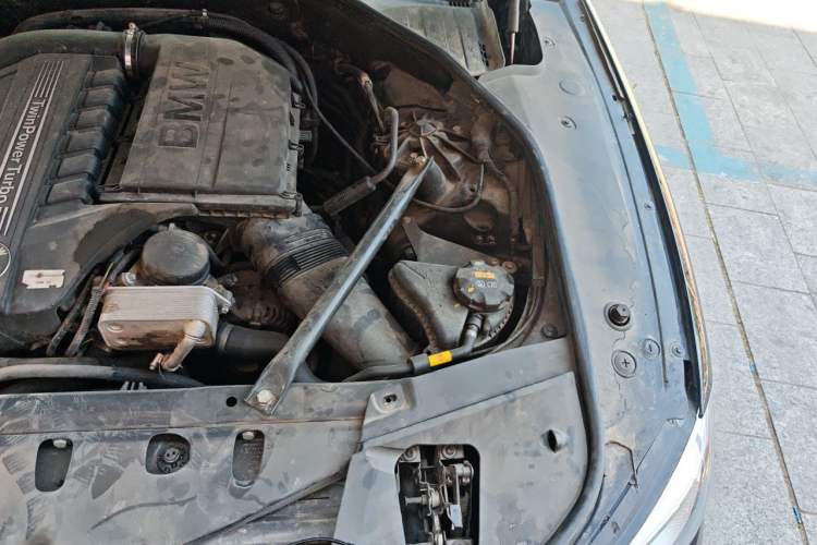 Used BMW 7 Series 2013 740Li Luxury Model Engine Bay Left