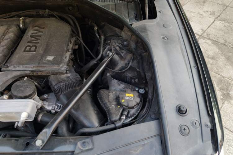 Used BMW 7 Series 2013 740Li Luxury Model Engine Bay Left