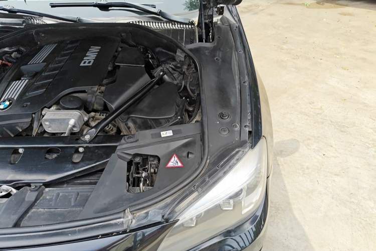 Used BMW 7 Series 2013 730Li Leading Model Engine Bay Left