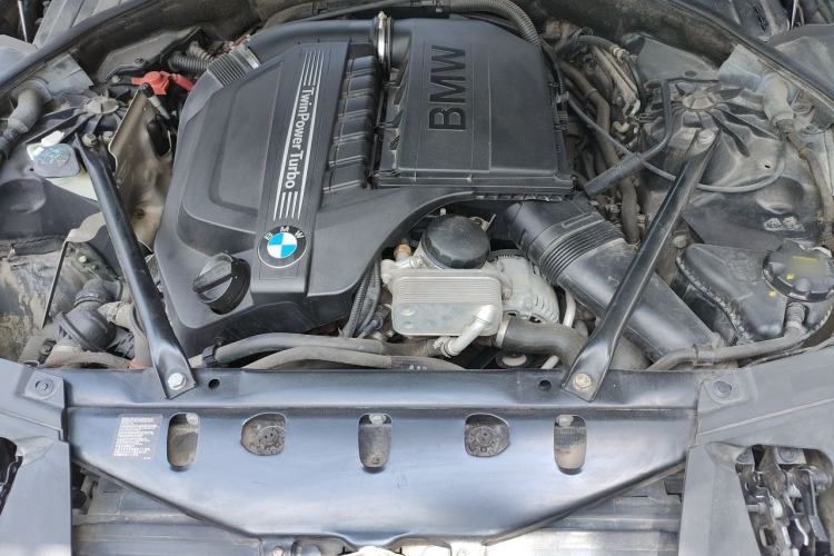 Used BMW 7 Series 2013 740Li Leading Model Engine Bay