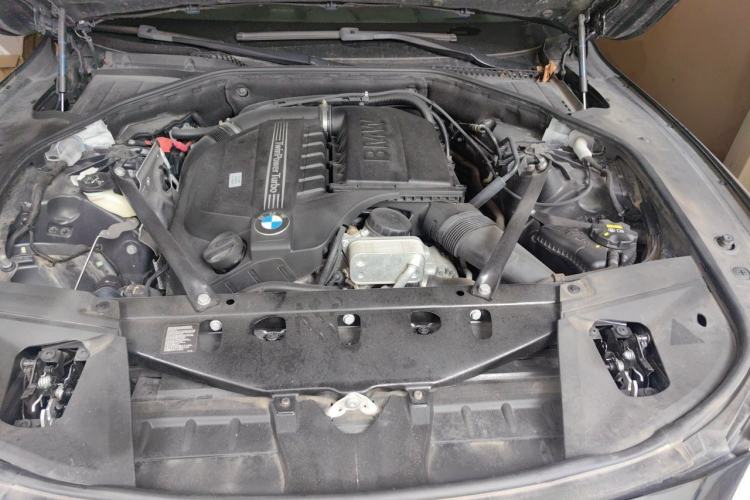 Used BMW 7 Series 2013 740Li Leading Model Engine Bay