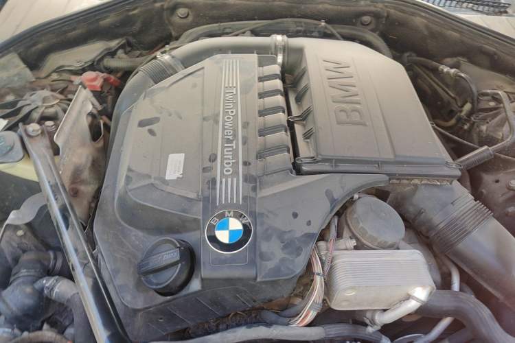 Used BMW 7 Series 2013 740Li Leading Model Engine Bay