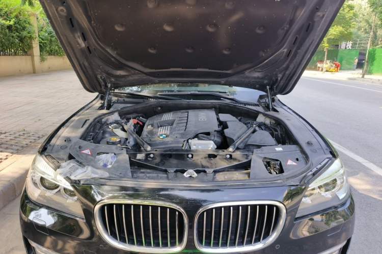 Used BMW 7 Series 2013 730Li Leading Model Engine Bay