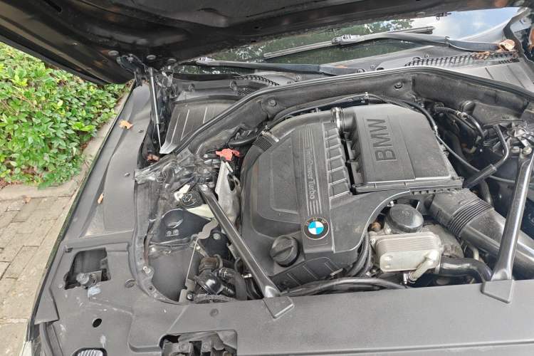 Used BMW 7 Series 2013 740Li Luxury Model Engine Bay Right