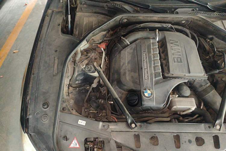Used BMW 7 Series 2013 740Li Leading Model Engine Bay Right