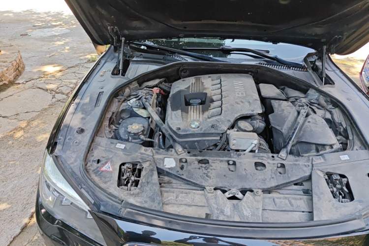 Used BMW 7 Series 2013 730Li Leading Model Engine Bay Right