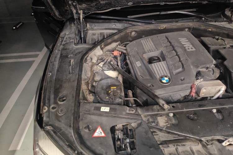 Used BMW 7 Series 2013 730Li Leading Model Engine Bay Right