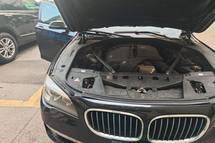 Used BMW 7 Series 2013 740Li xDrive Engine Bay Right