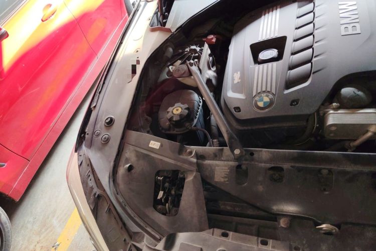 Used BMW 7 Series 2013 730Li Leading Model Engine Bay Right