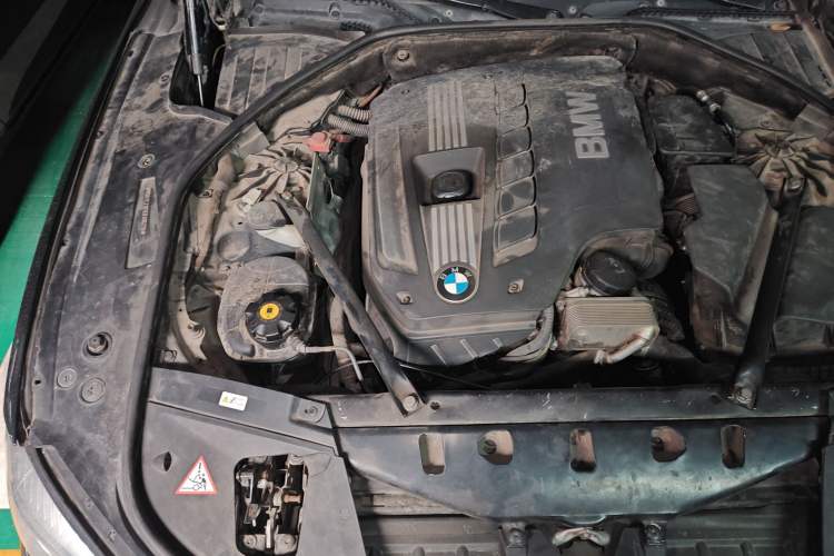 Used BMW 7 Series 2013 730Li Leading Model Engine Bay Right
