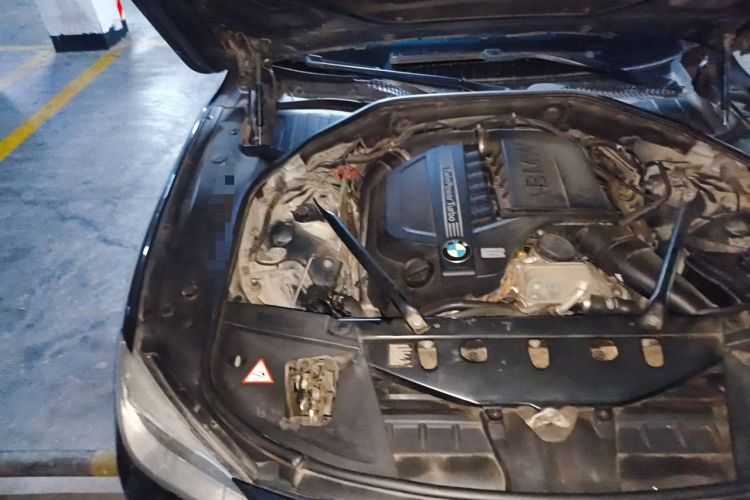 Used BMW 7 Series 2013 740Li Leading Model Engine Bay Right